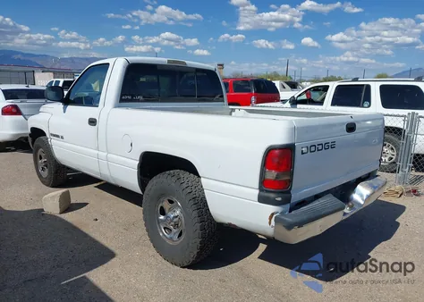 2001 Dodge Ram 1500 St z USA, uszkodzony, nr VIN 1B7HC16Y91S133813